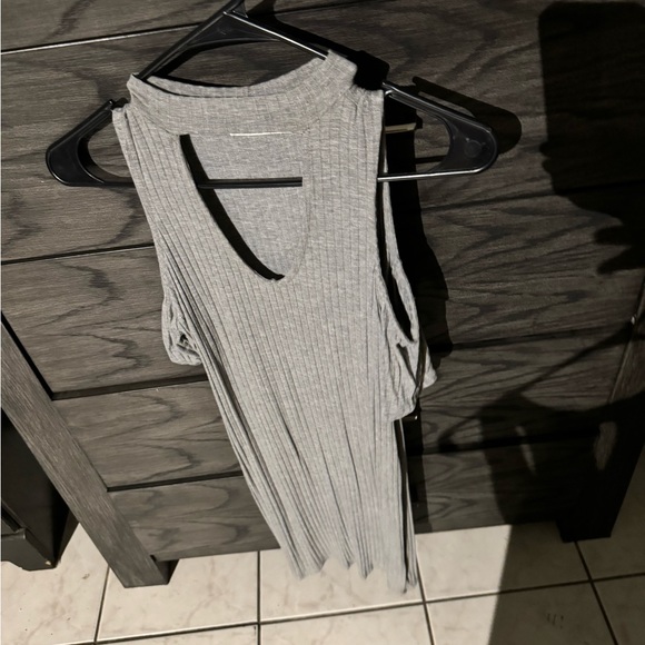 Dresses - Picture 2 of 3